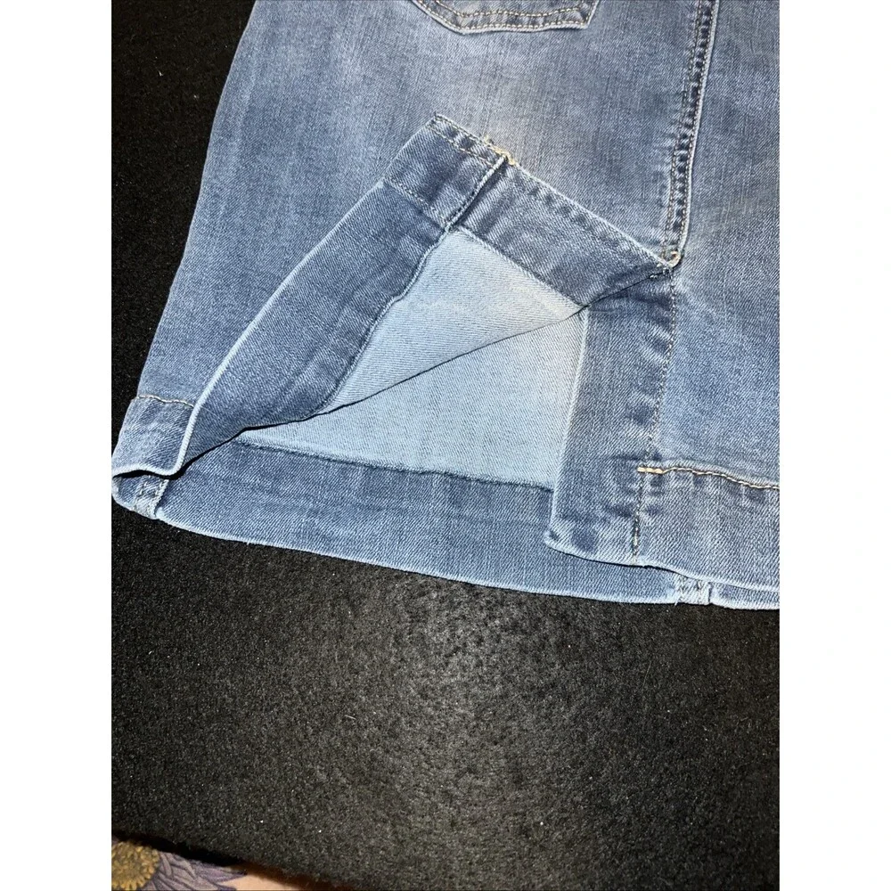 Jag Womens Size 2 Mini Skirt Blue Denim Jean Medium Wash Straight Distressed